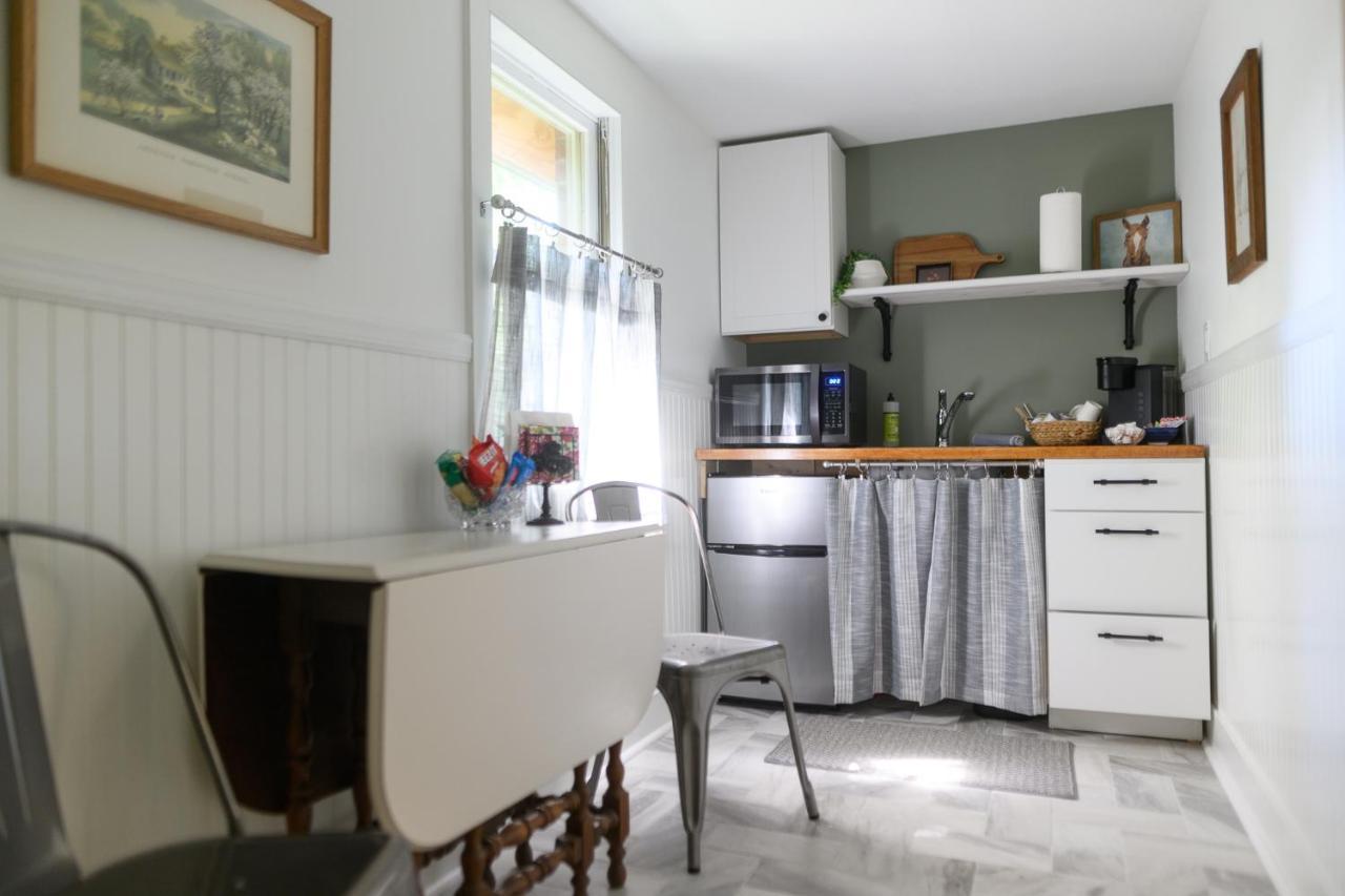 Rose Hill Inn Versailles Екстериор снимка