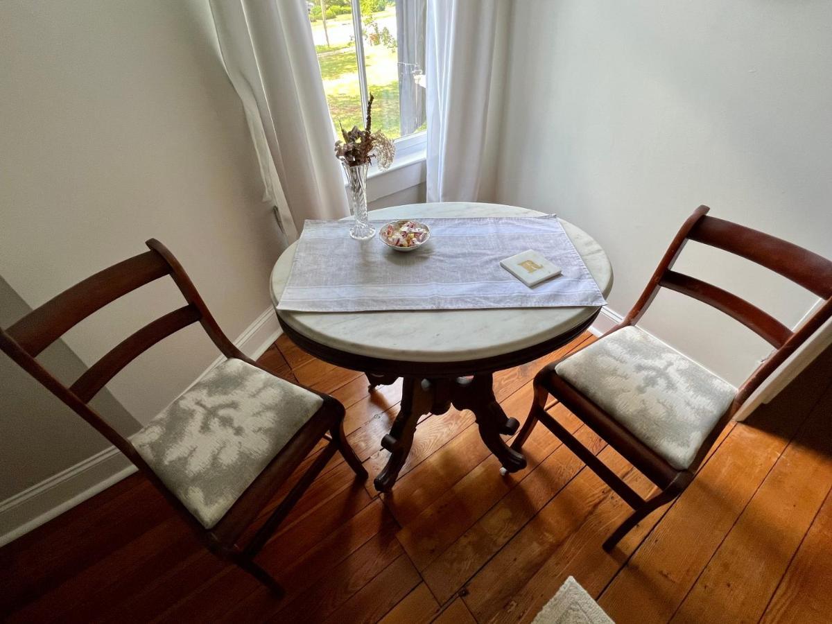 Rose Hill Inn Versailles Екстериор снимка