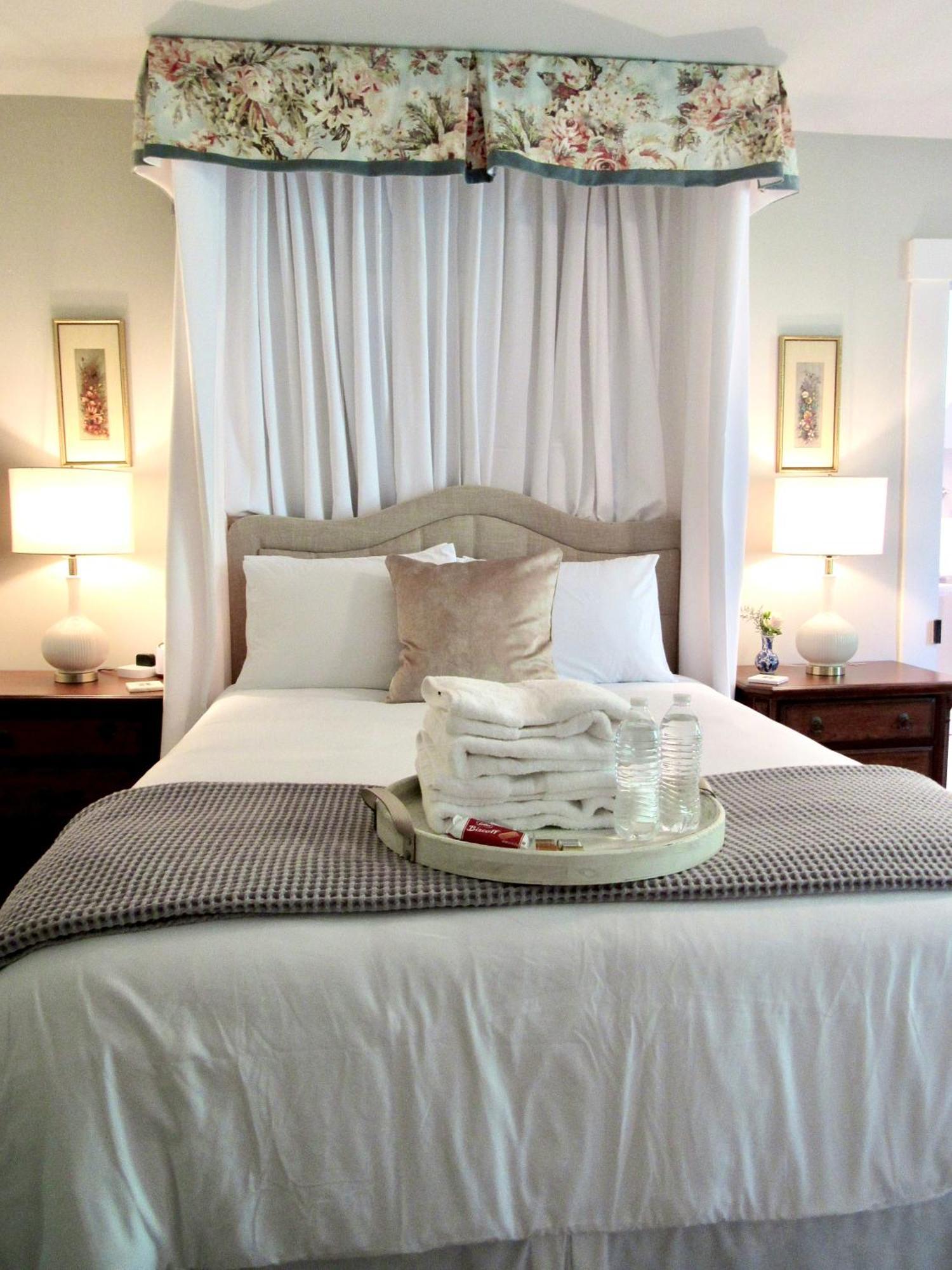 Rose Hill Inn Versailles Екстериор снимка